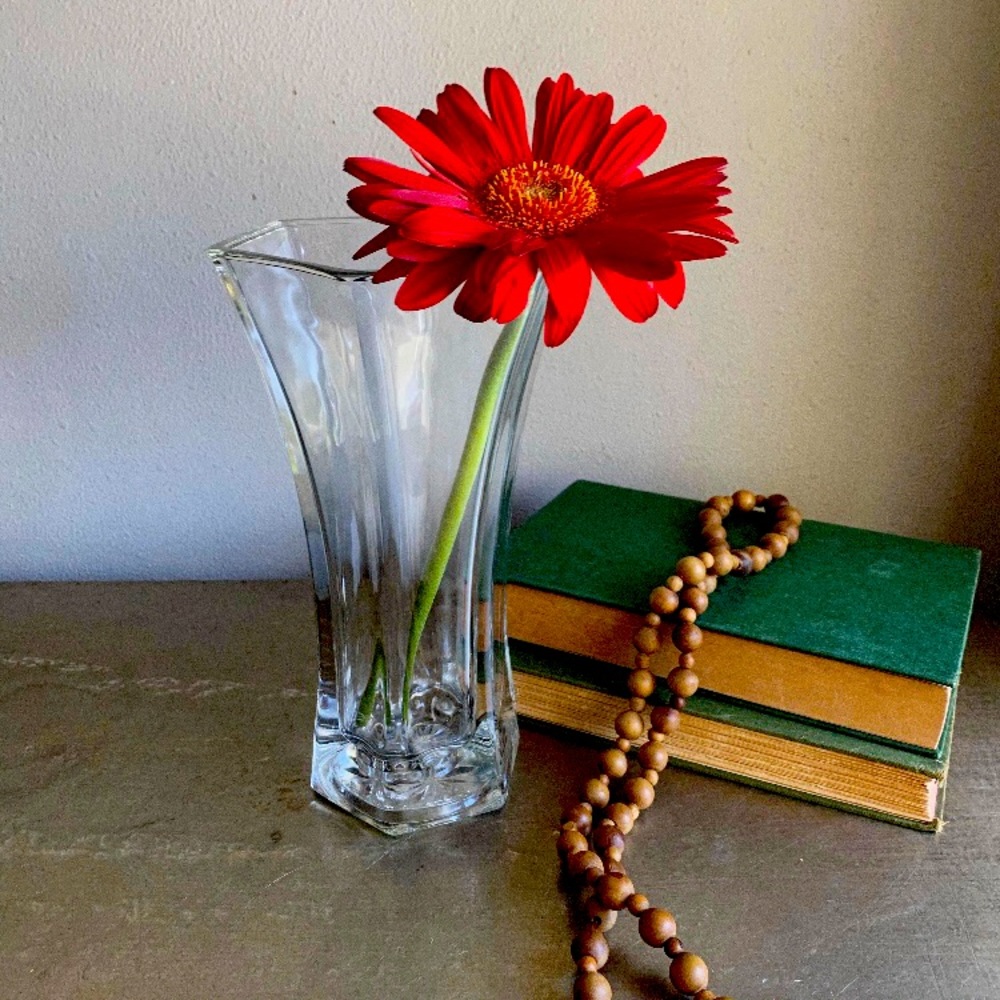 Vintage hoosier clear glass vase flared